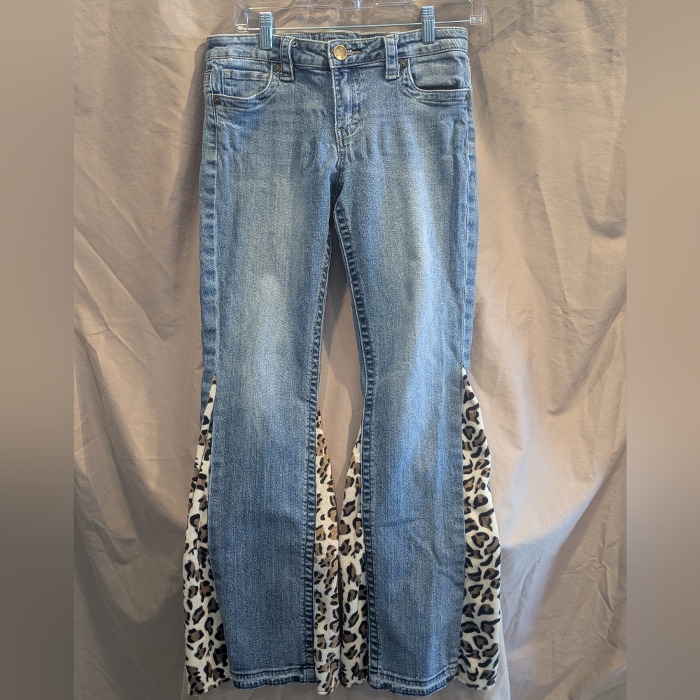 LKut from the Kloth Blue Jeans with Leopard Print